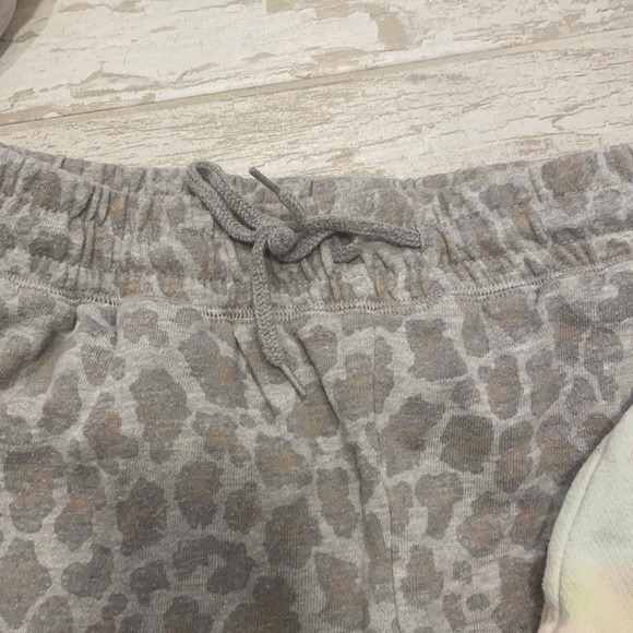 Two pairs of joggers - Picture 2 of 3